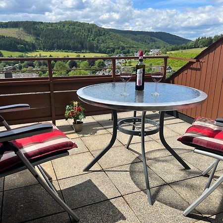 Gemuetliche 3-Zimmer-Wohnung Mit Panoramablick Und Kostenlosem Ueberdachten Parkplatz Winterberg Extérieur photo